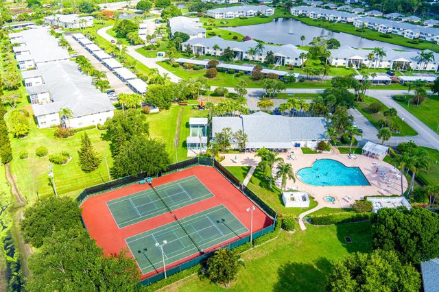 422 Grove Isle Circle, Vero Beach, FL 32962