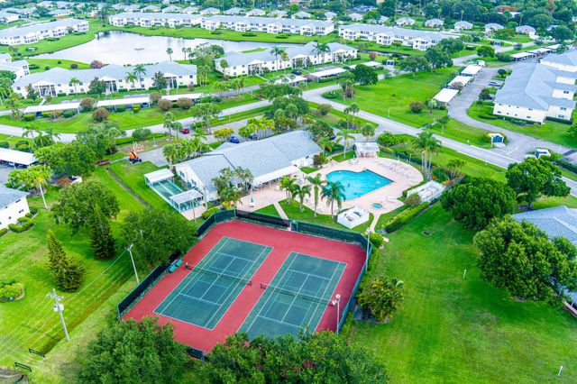 422 Grove Isle Circle, Vero Beach, FL 32962