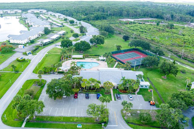 422 Grove Isle Circle, Vero Beach, FL 32962