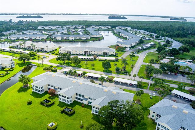 422 Grove Isle Circle, Vero Beach, FL 32962