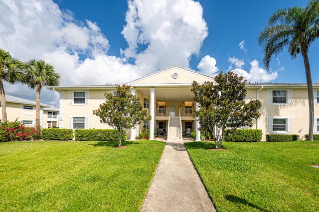 422 Grove Isle Circle, Vero Beach, FL 32962
