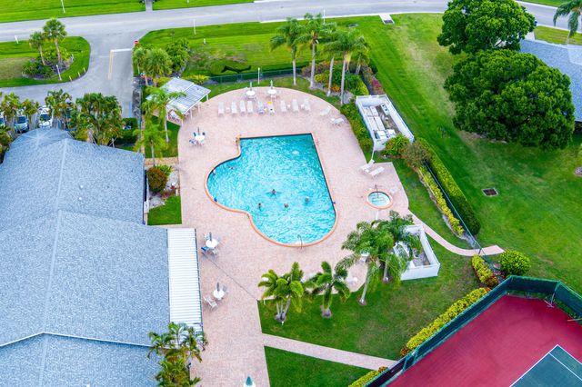 422 Grove Isle Circle, Vero Beach, FL 32962