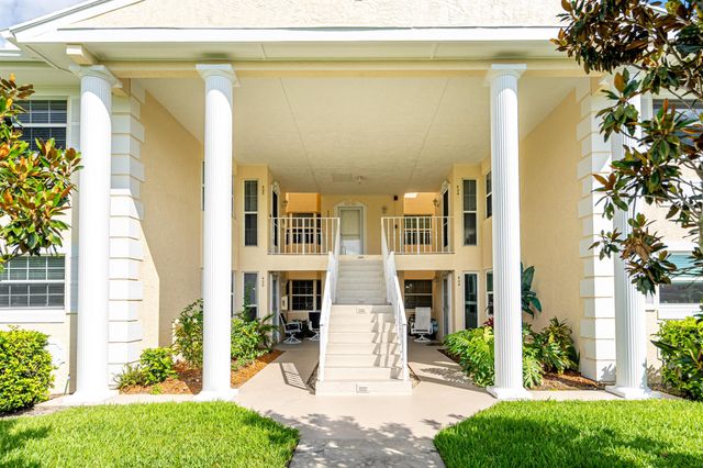 422 Grove Isle Circle, Vero Beach, FL 32962