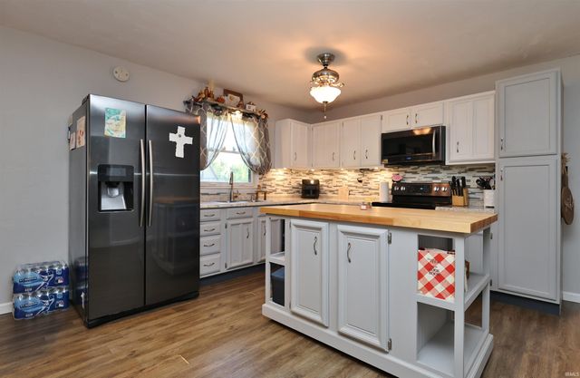 502 Seward Lane, Fairmount, IN 46928