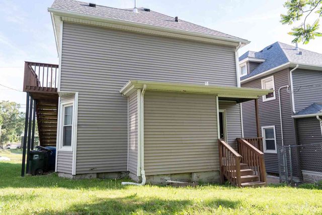 411 E 8TH Street, Davenport, IA 52803