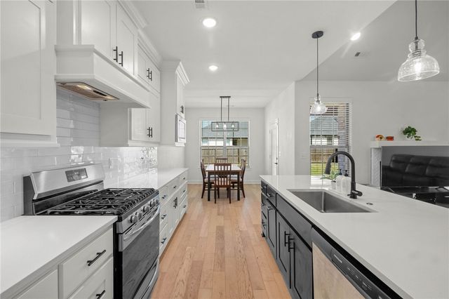 700 Bonnie Street, Bentonville, AR 72713