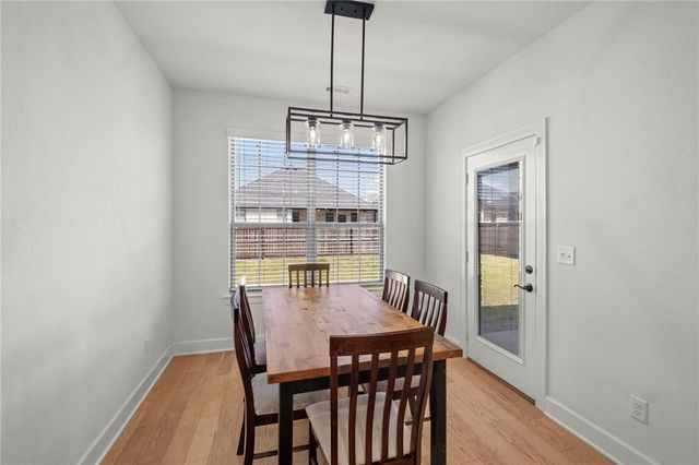 700 Bonnie Street, Bentonville, AR 72713