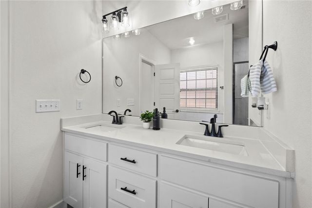 700 Bonnie Street, Bentonville, AR 72713