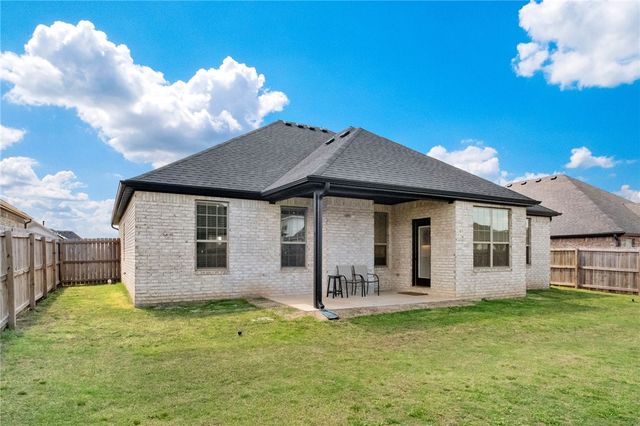 700 Bonnie Street, Bentonville, AR 72713