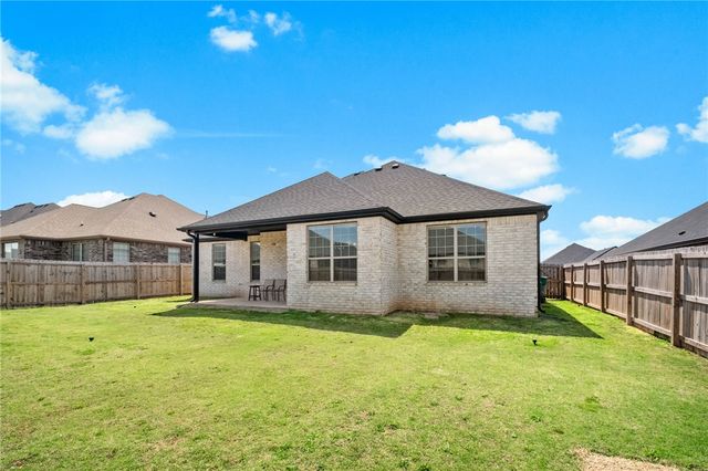 700 Bonnie Street, Bentonville, AR 72713
