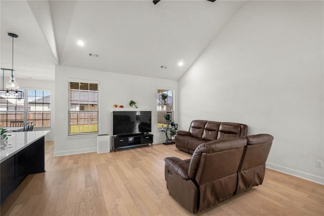 700 Bonnie Street, Bentonville, AR 72713