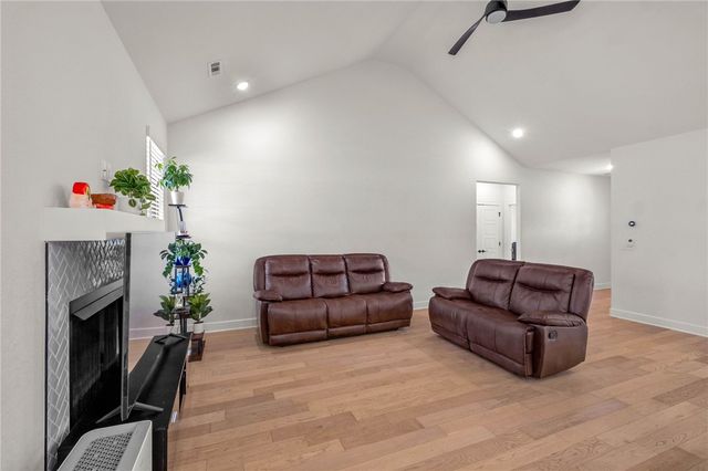 700 Bonnie Street, Bentonville, AR 72713