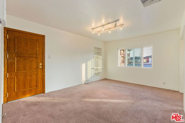 811 E Nutwood Street, Inglewood, CA 90301