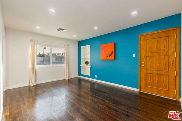 811 E Nutwood Street, Inglewood, CA 90301