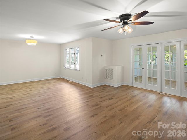 203 Crowfields Drive, Asheville, NC 28803