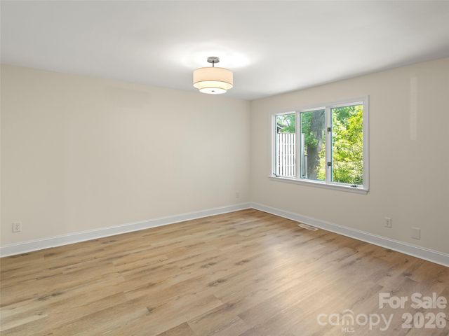 203 Crowfields Drive, Asheville, NC 28803