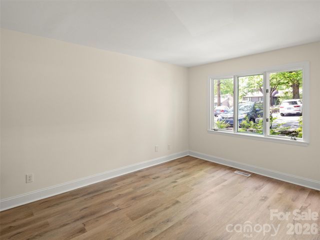 203 Crowfields Drive, Asheville, NC 28803