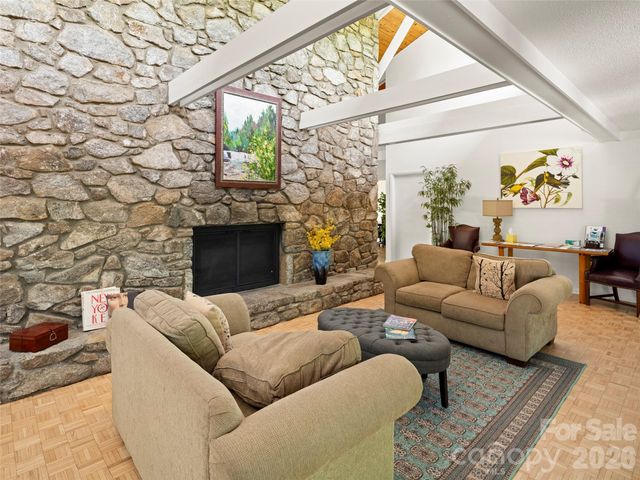 203 Crowfields Drive, Asheville, NC 28803
