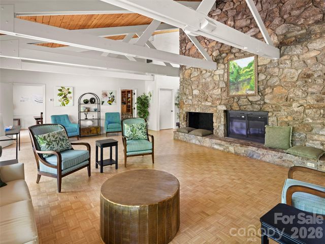 203 Crowfields Drive, Asheville, NC 28803