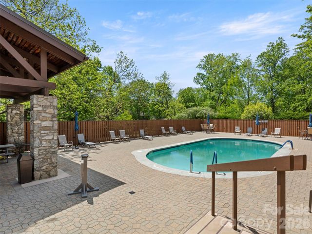 203 Crowfields Drive, Asheville, NC 28803