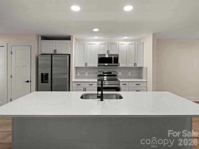 203 Crowfields Drive, Asheville, NC 28803