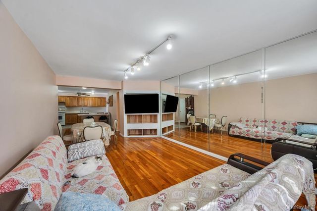 74-45 Yellowstone Boulevard 5G, Rego Park, NY 11374