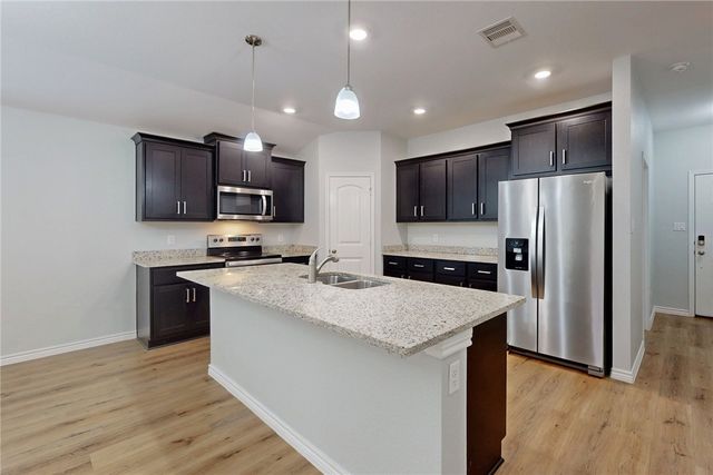 2029 Rock Ridge Avenue, Bryan, TX 77807