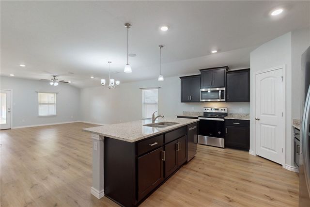 2029 Rock Ridge Avenue, Bryan, TX 77807