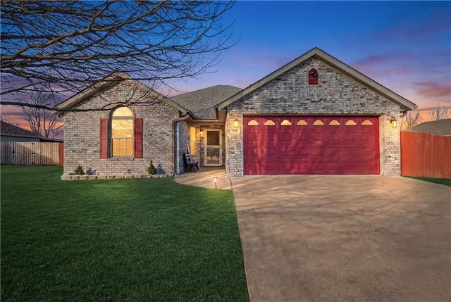 958 Raspberry Street, Elkins, AR 72727