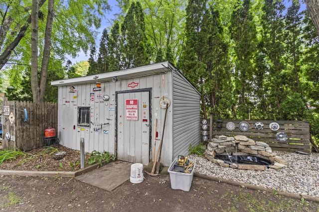 2899 W 9TH AVENUE, Oshkosh, WI 54904