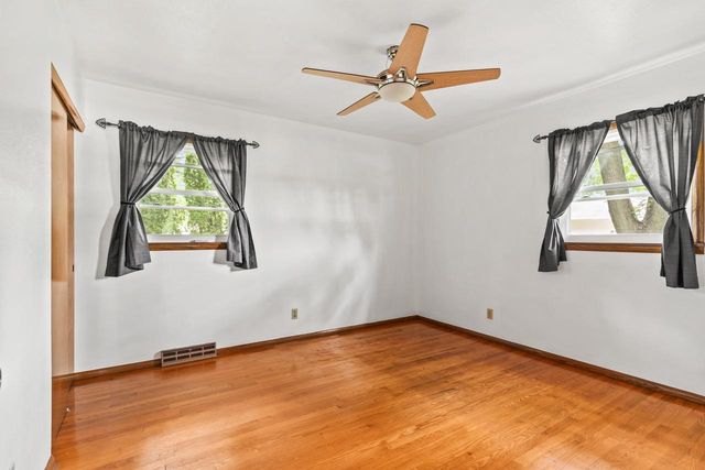 2899 W 9TH AVENUE, Oshkosh, WI 54904