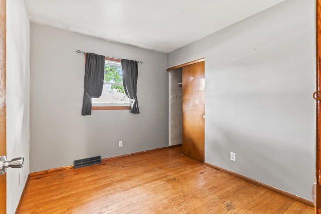 2899 W 9TH AVENUE, Oshkosh, WI 54904