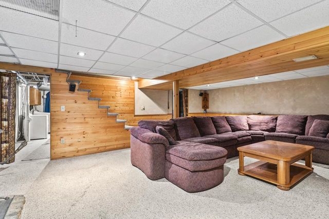 2899 W 9TH AVENUE, Oshkosh, WI 54904