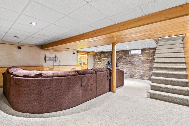 2899 W 9TH AVENUE, Oshkosh, WI 54904