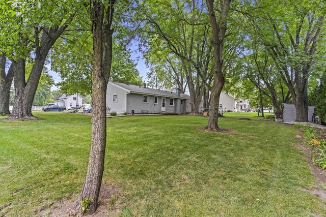 2899 W 9TH AVENUE, Oshkosh, WI 54904