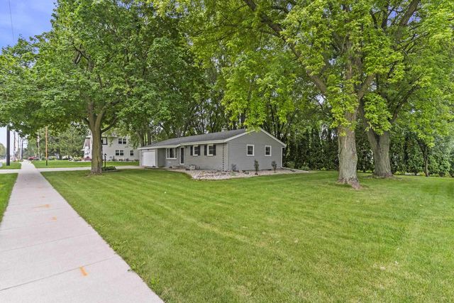 2899 W 9TH AVENUE, Oshkosh, WI 54904