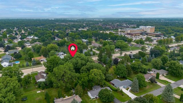 2899 W 9TH AVENUE, Oshkosh, WI 54904