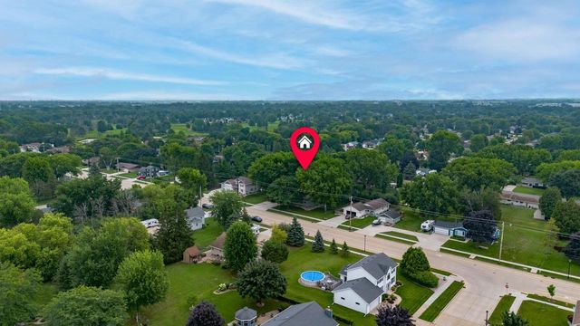 2899 W 9TH AVENUE, Oshkosh, WI 54904