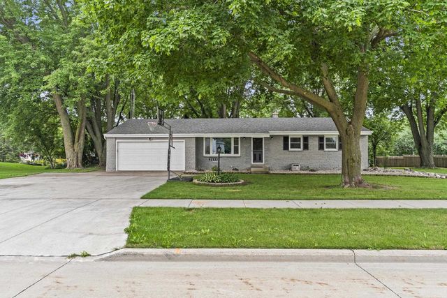 2899 W 9TH AVENUE, Oshkosh, WI 54904