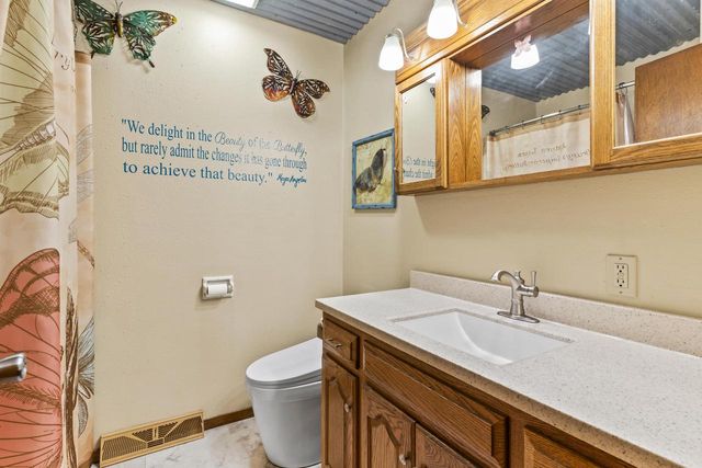 2899 W 9TH AVENUE, Oshkosh, WI 54904