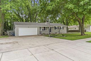 2899 W 9TH AVENUE, Oshkosh, WI 54904