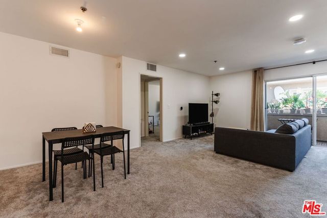 1731 Barry Avenue 214, Los Angeles, CA 90025