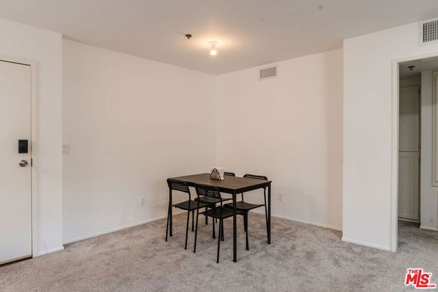 1731 Barry Avenue 214, Los Angeles, CA 90025