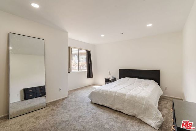 1731 Barry Avenue 214, Los Angeles, CA 90025