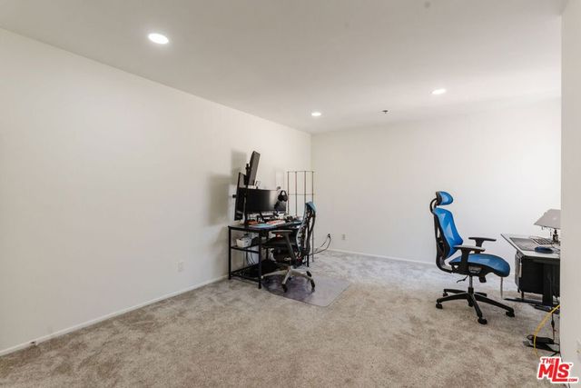 1731 Barry Avenue 214, Los Angeles, CA 90025