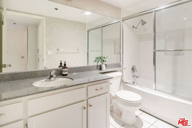1731 Barry Avenue 214, Los Angeles, CA 90025
