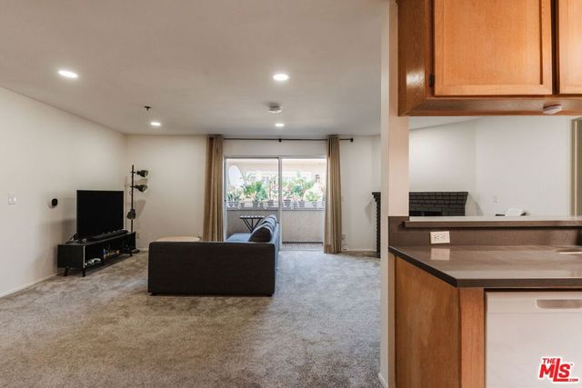 1731 Barry Avenue 214, Los Angeles, CA 90025