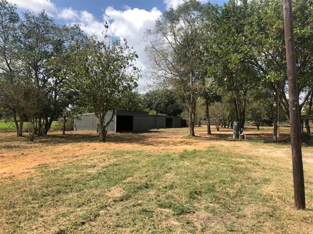 10910 Highway 36, Needville, TX 77461