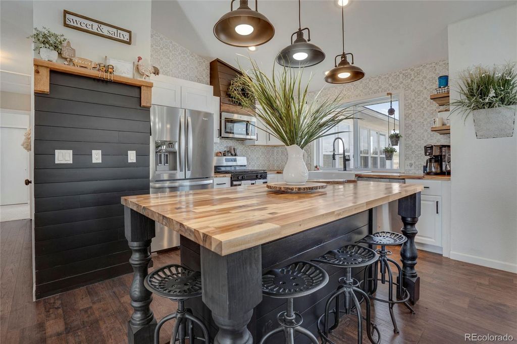 45523 Sun Country Drive, Elizabeth, CO 80107