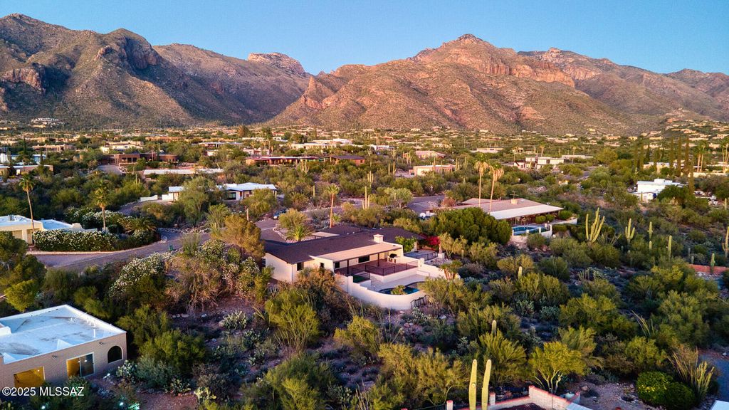 1502 E Indian Wells Road, Tucson, AZ 85718